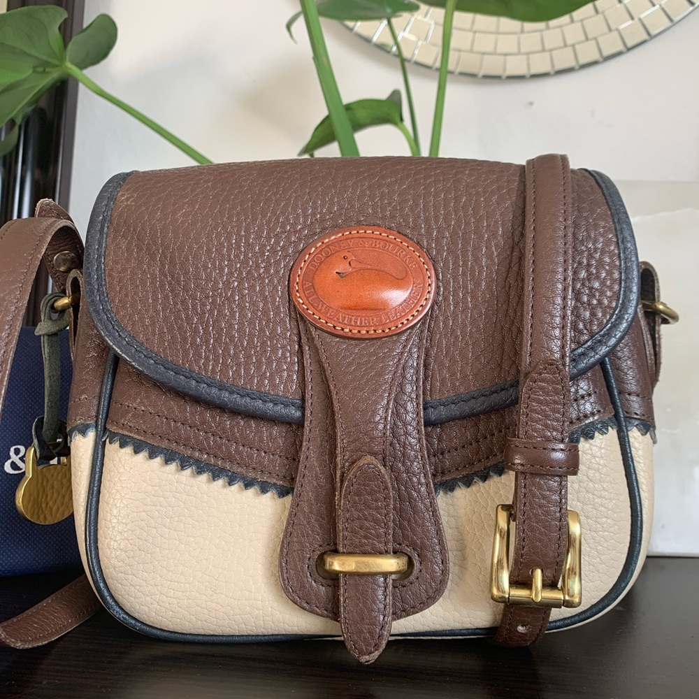 Dooney & Bourke Teton Shoulder Bag Small H304 02 Navy Bone Brown Flap 90’s Vtg
